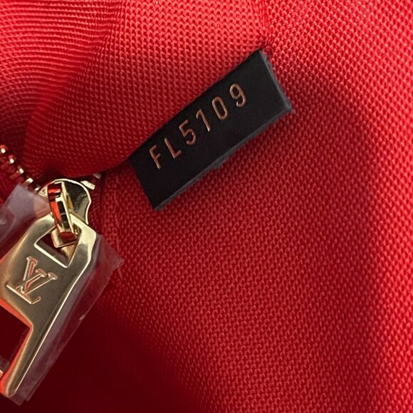 Louis Vuitton Monogram Reverse On The Go GM Shoulder Tote (127664-2) - Picture 15 of 15